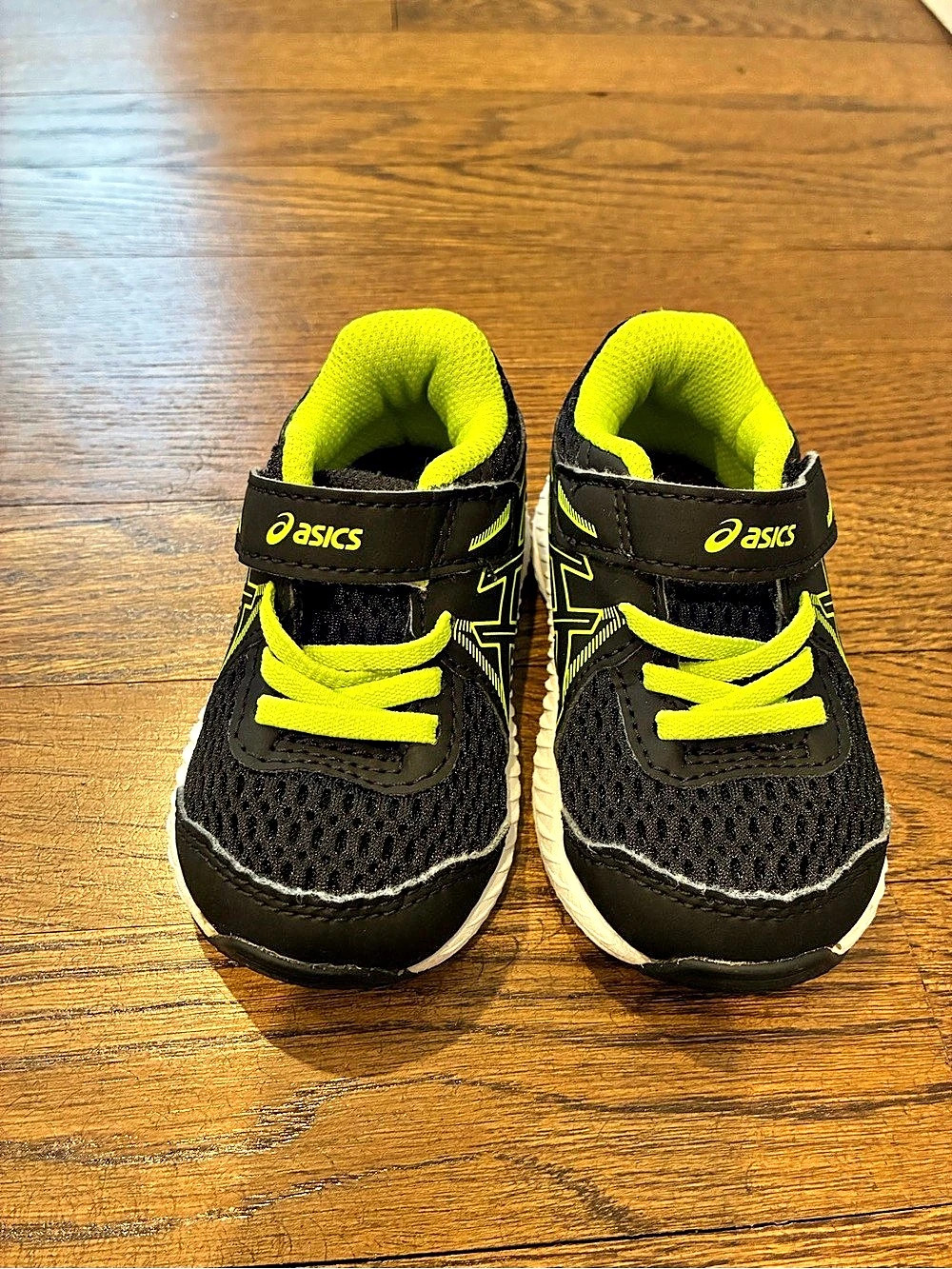 ASICS Contend 7 Kids Sneakers Baby Size 4
3 Black & Green